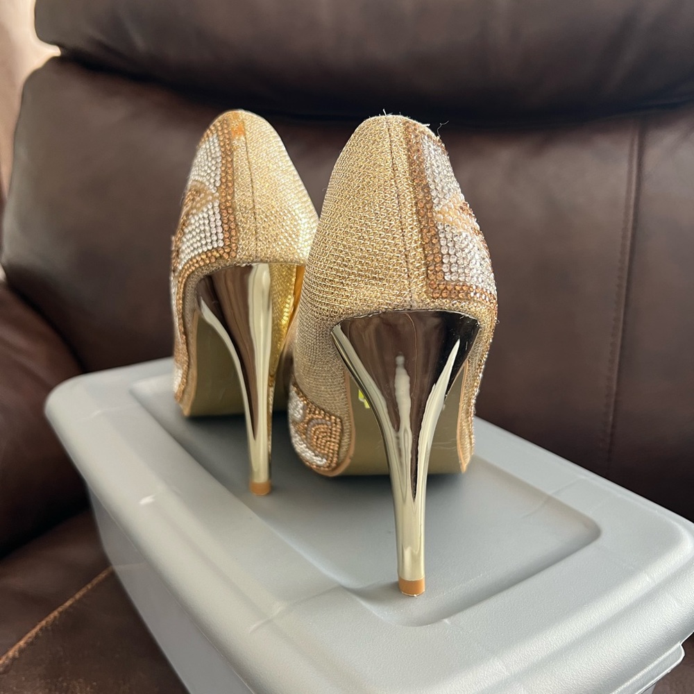 Gold rhinestone pumps